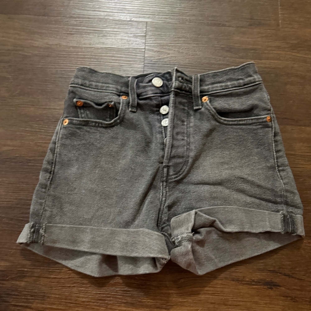 Grey Levi’s Shorts Size 24